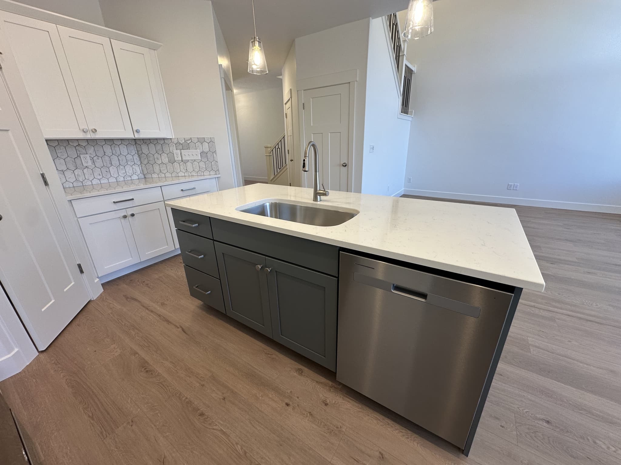 Mapleton Townhome: 5228 S Acacia Dr