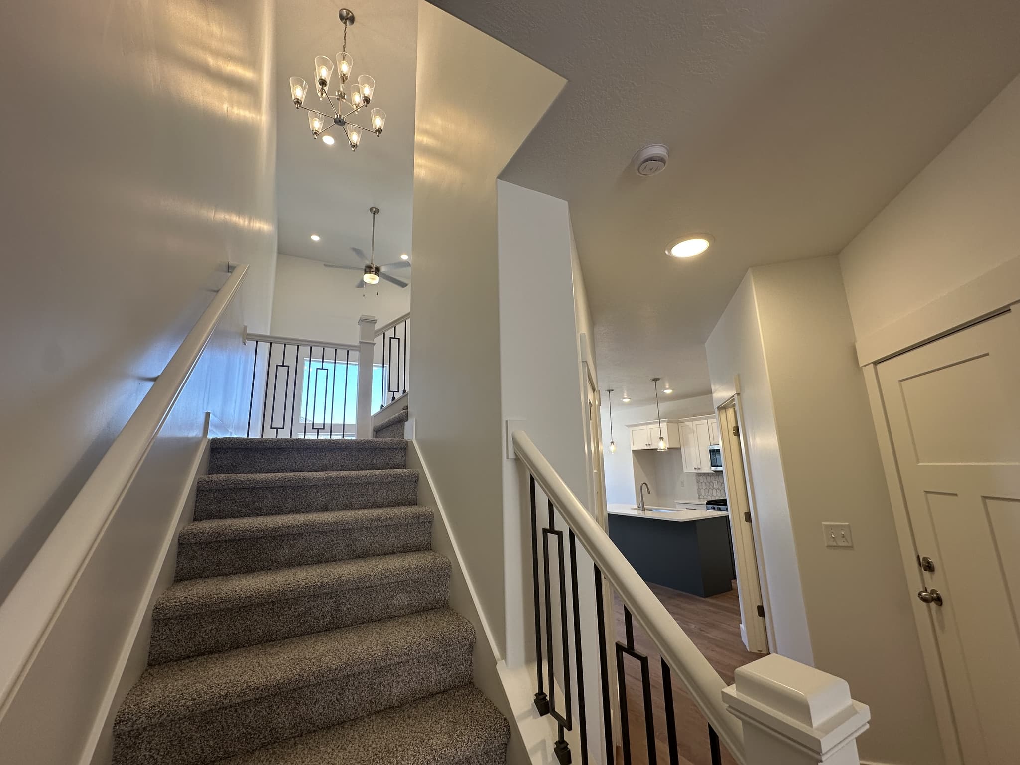 Mapleton Townhome: 5228 S Acacia Dr