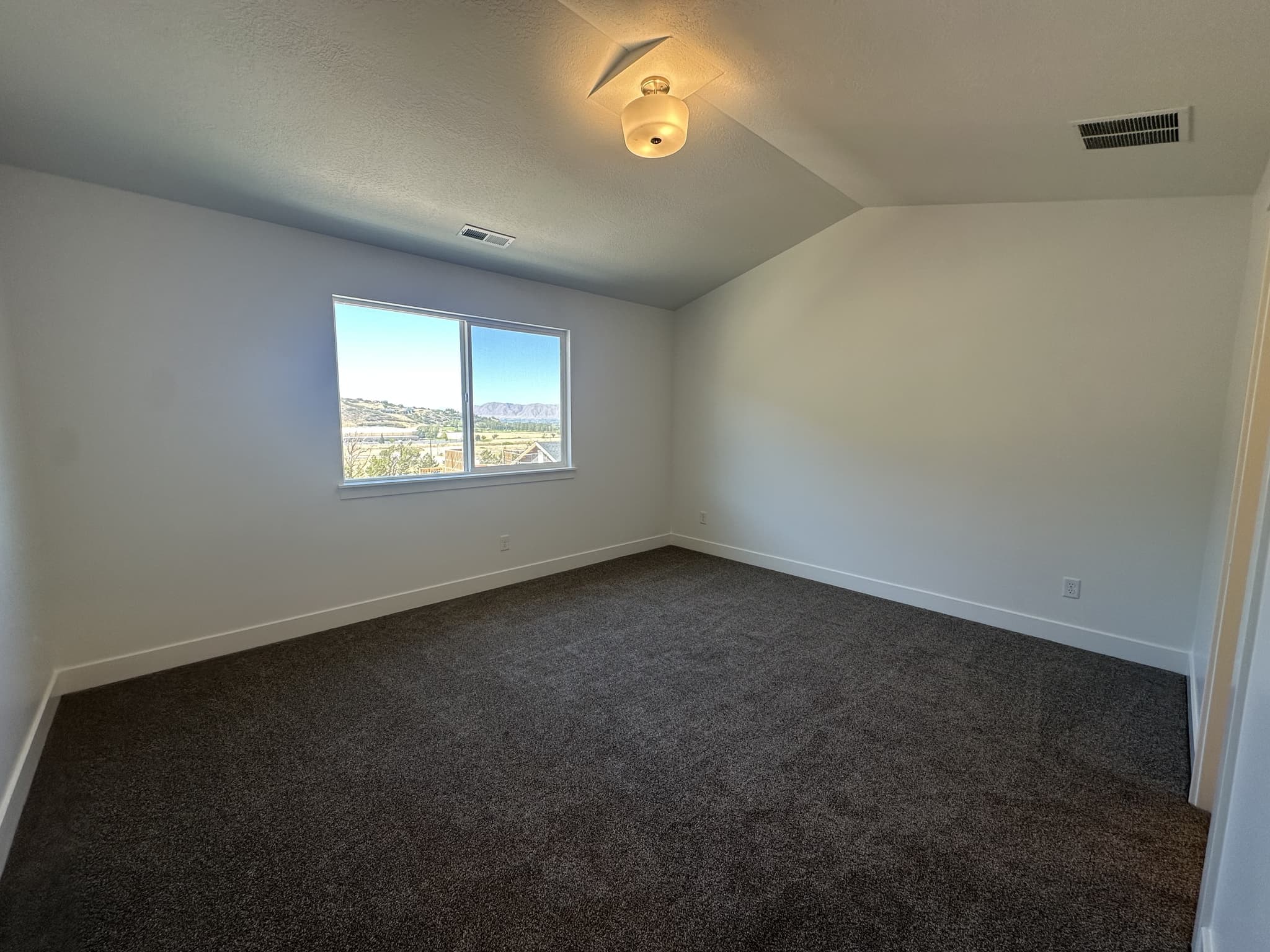 Mapleton Townhome: 5280 S Acacia Dr