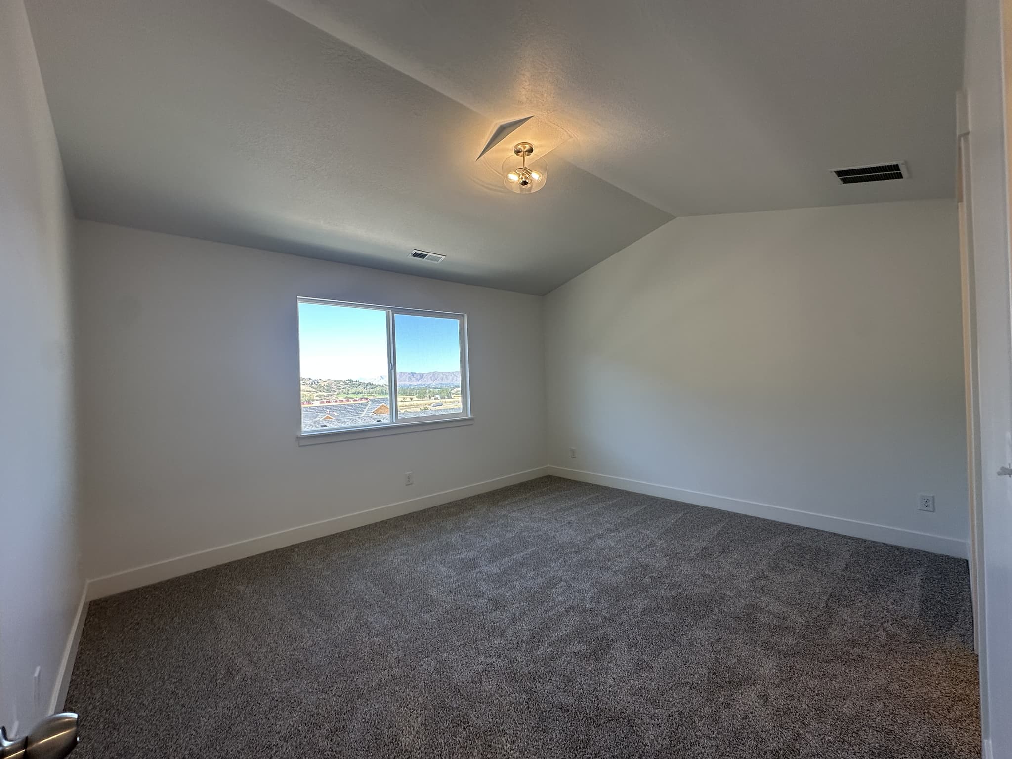 Mapleton Townhome: 5228 S Acacia Dr