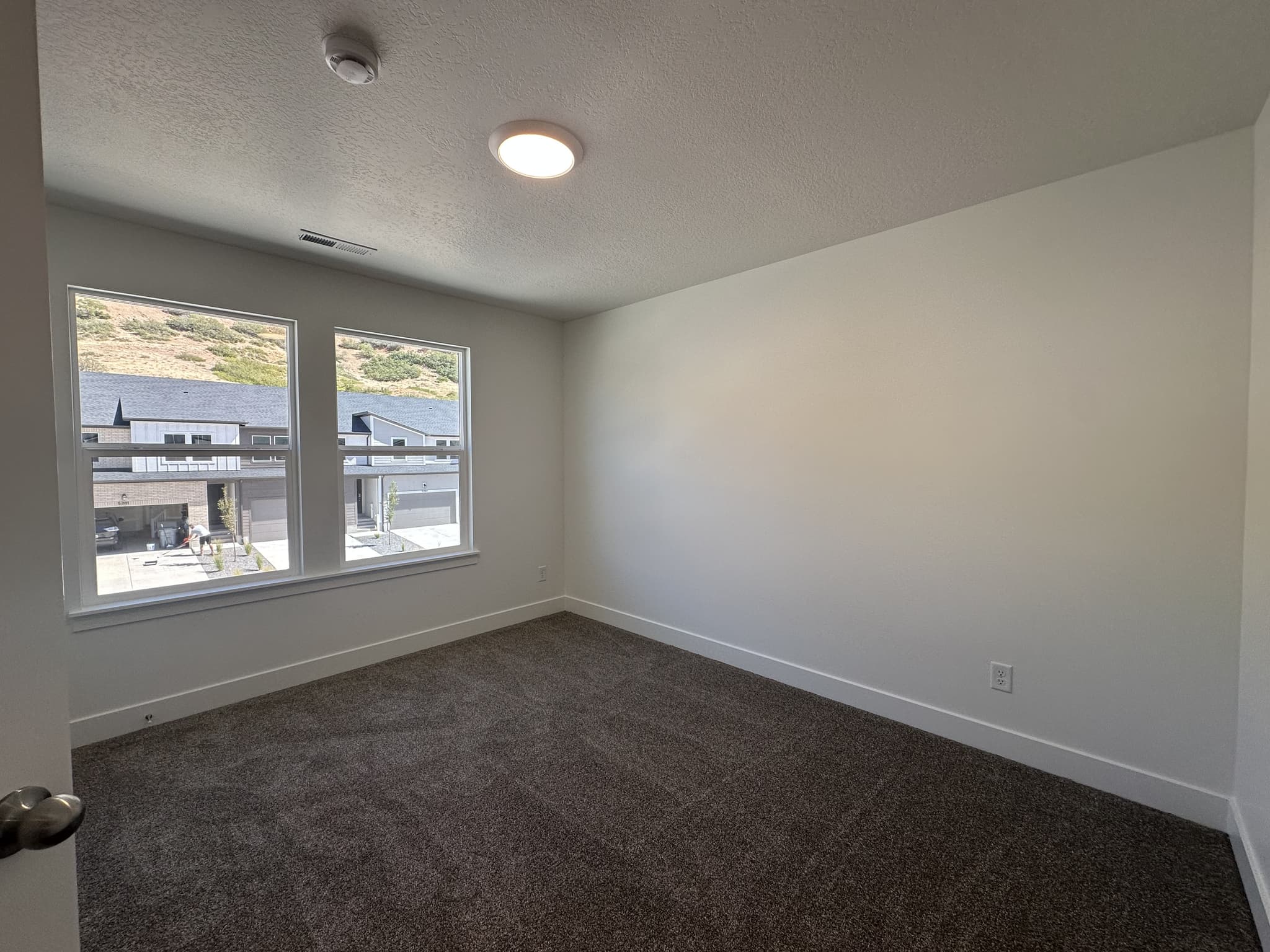 Mapleton Townhome: 5280 S Acacia Dr