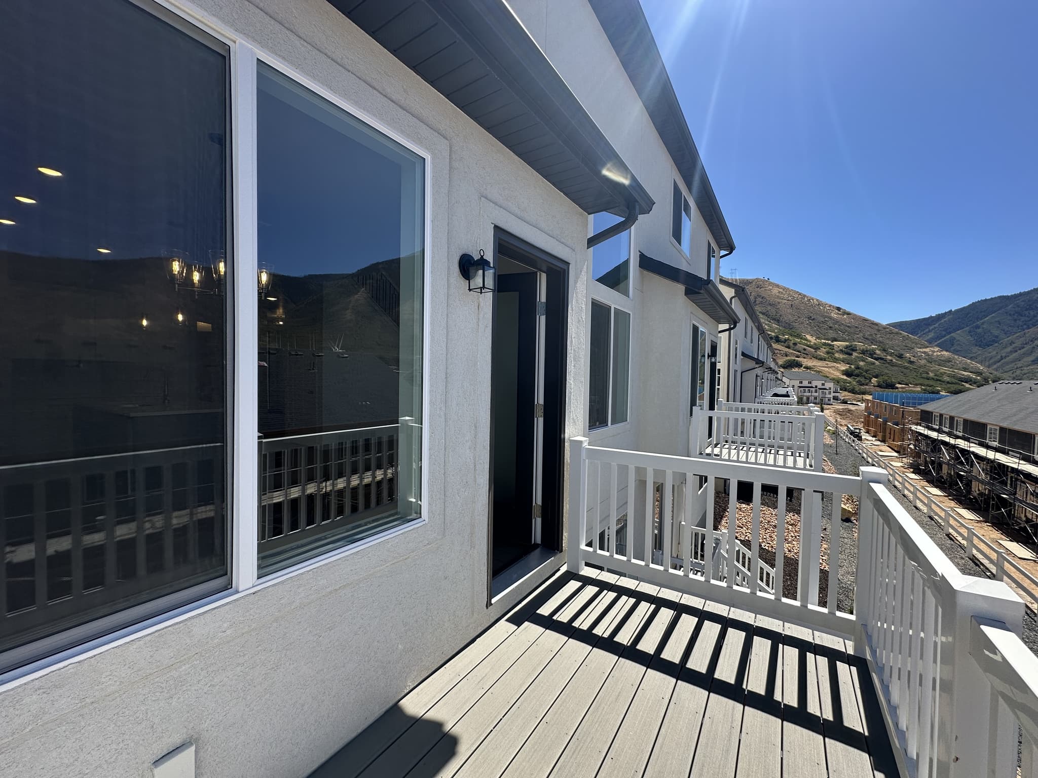Mapleton Townhome: 5228 S Acacia Dr