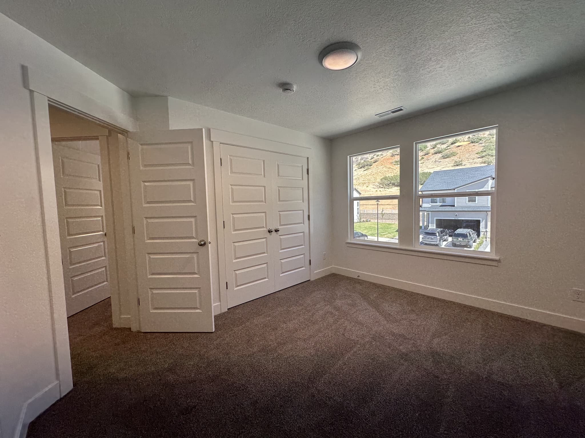 Mapleton Townhome: 5280 S Acacia Dr