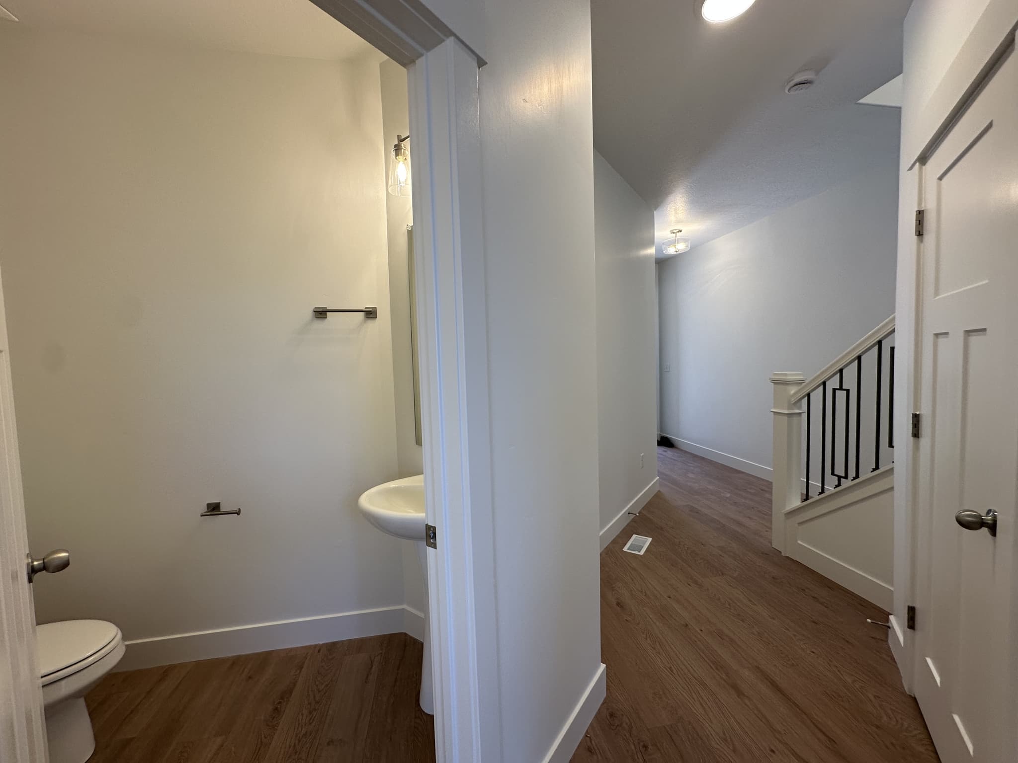Mapleton Townhome: 5228 S Acacia Dr