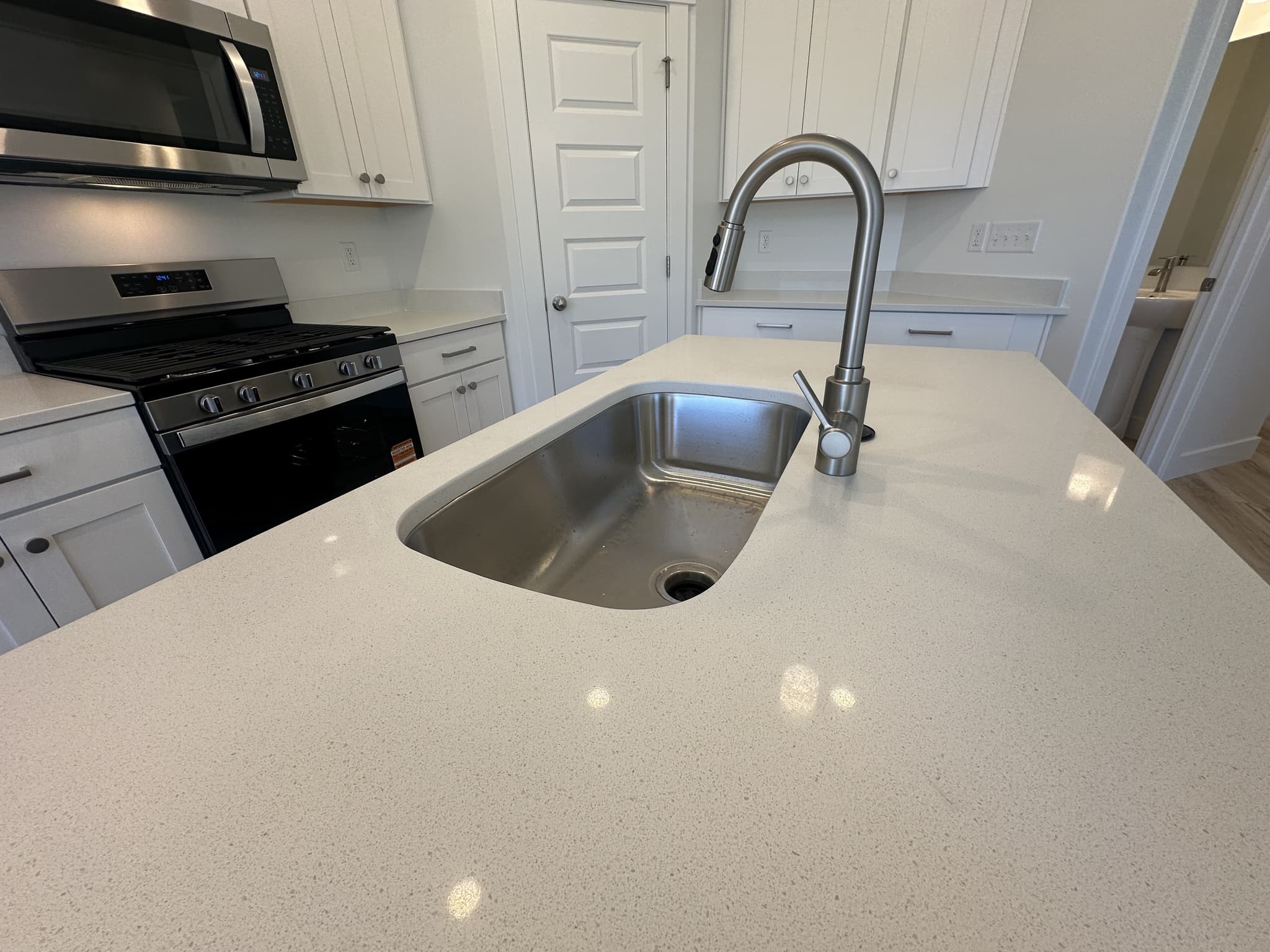 Mapleton Townhome: 5280 S Acacia Dr