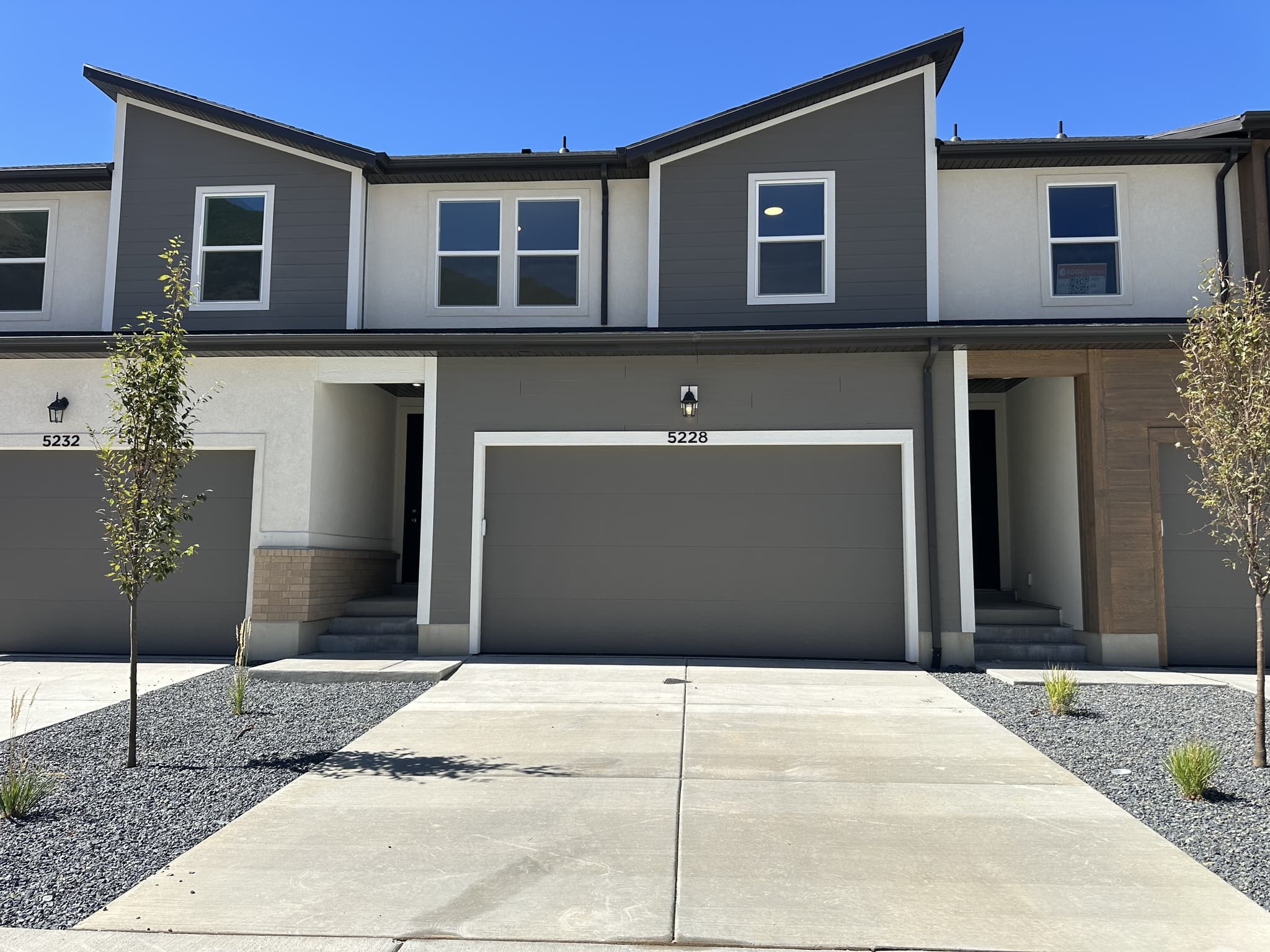 Mapleton Townhome: 5228 S Acacia Dr