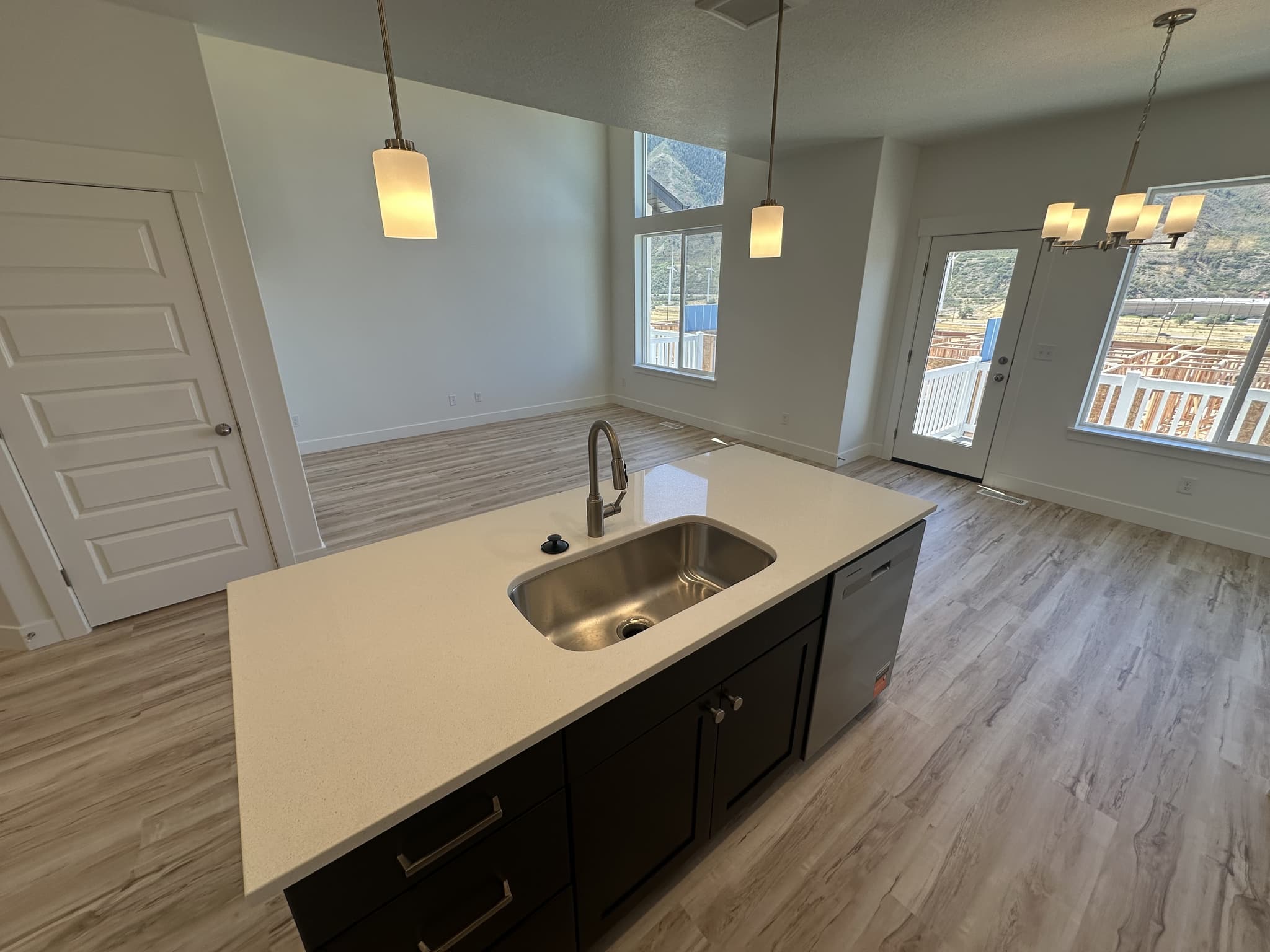 Mapleton Townhome: 5280 S Acacia Dr