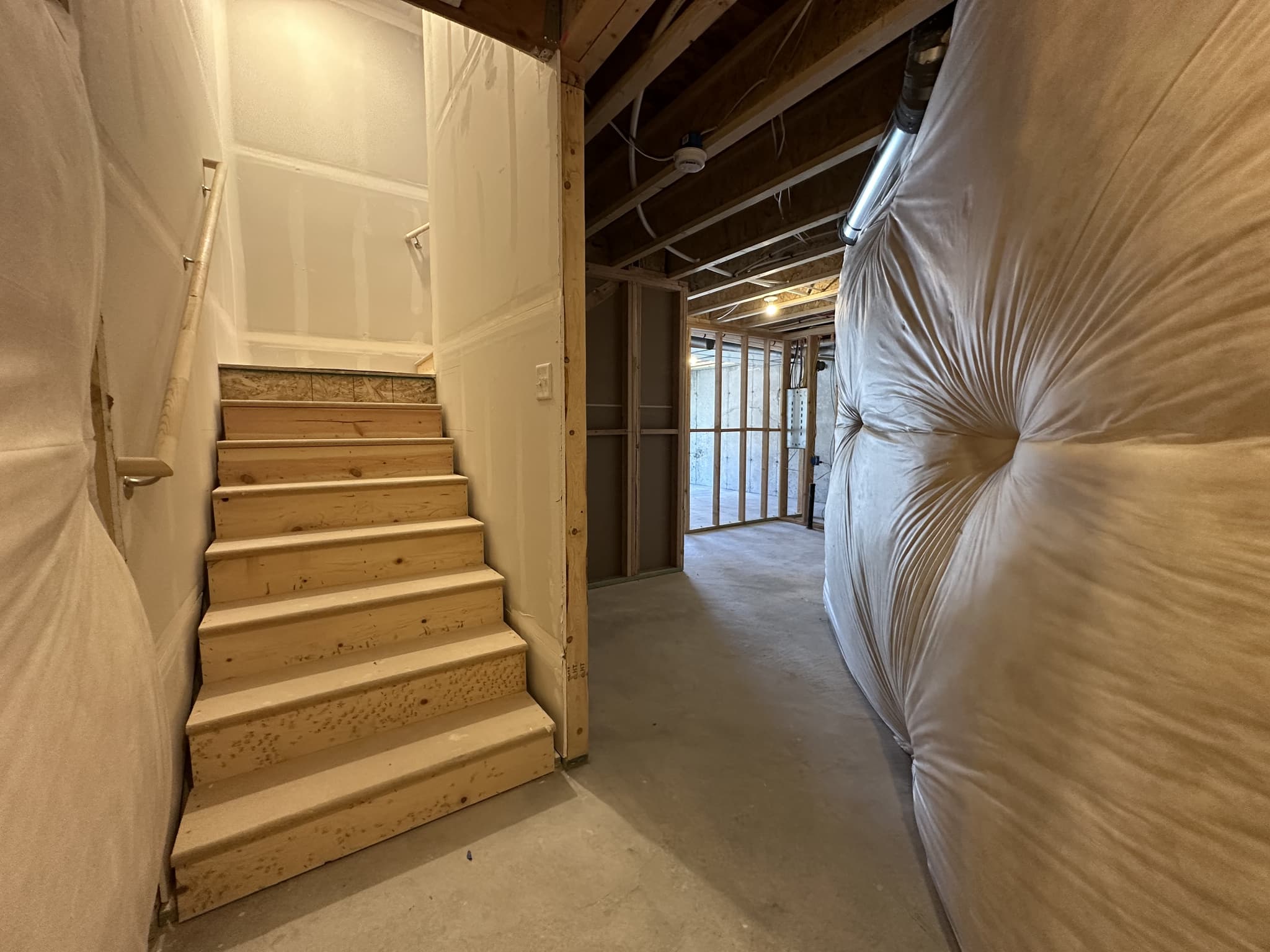 Mapleton Townhome: 5228 S Acacia Dr
