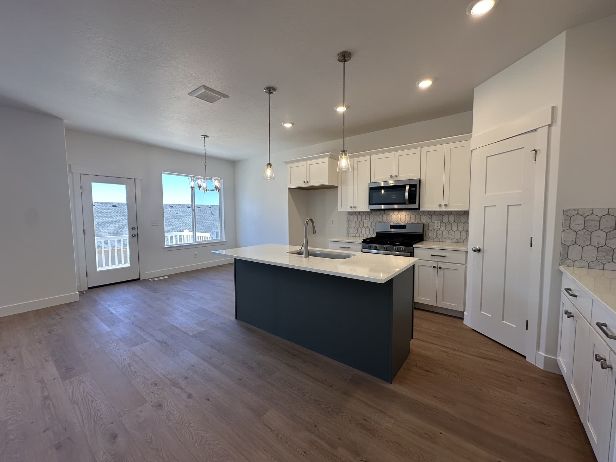 Mapleton Townhome: 5228 S Acacia Dr