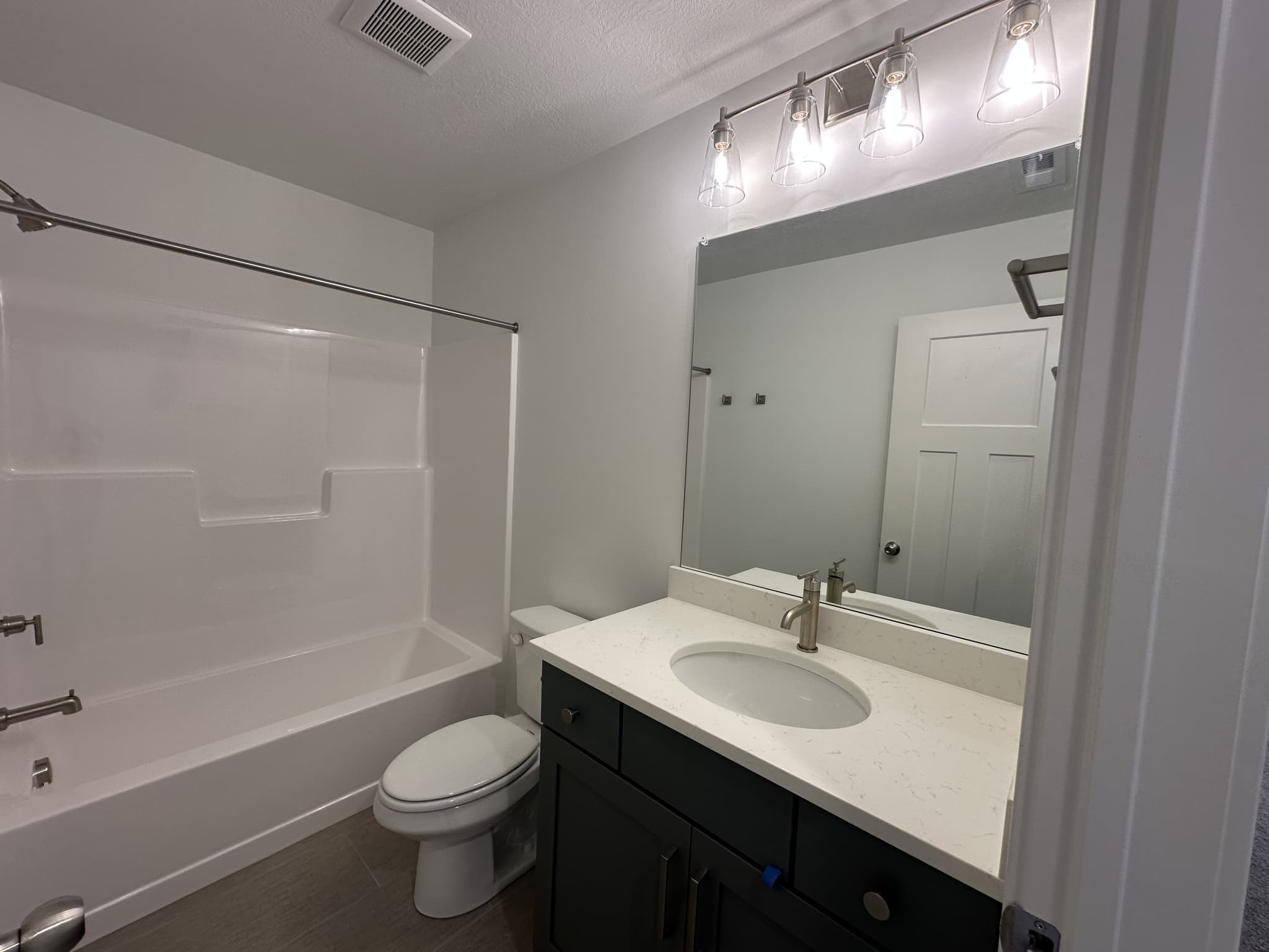 Mapleton Townhome: 5228 S Acacia Dr