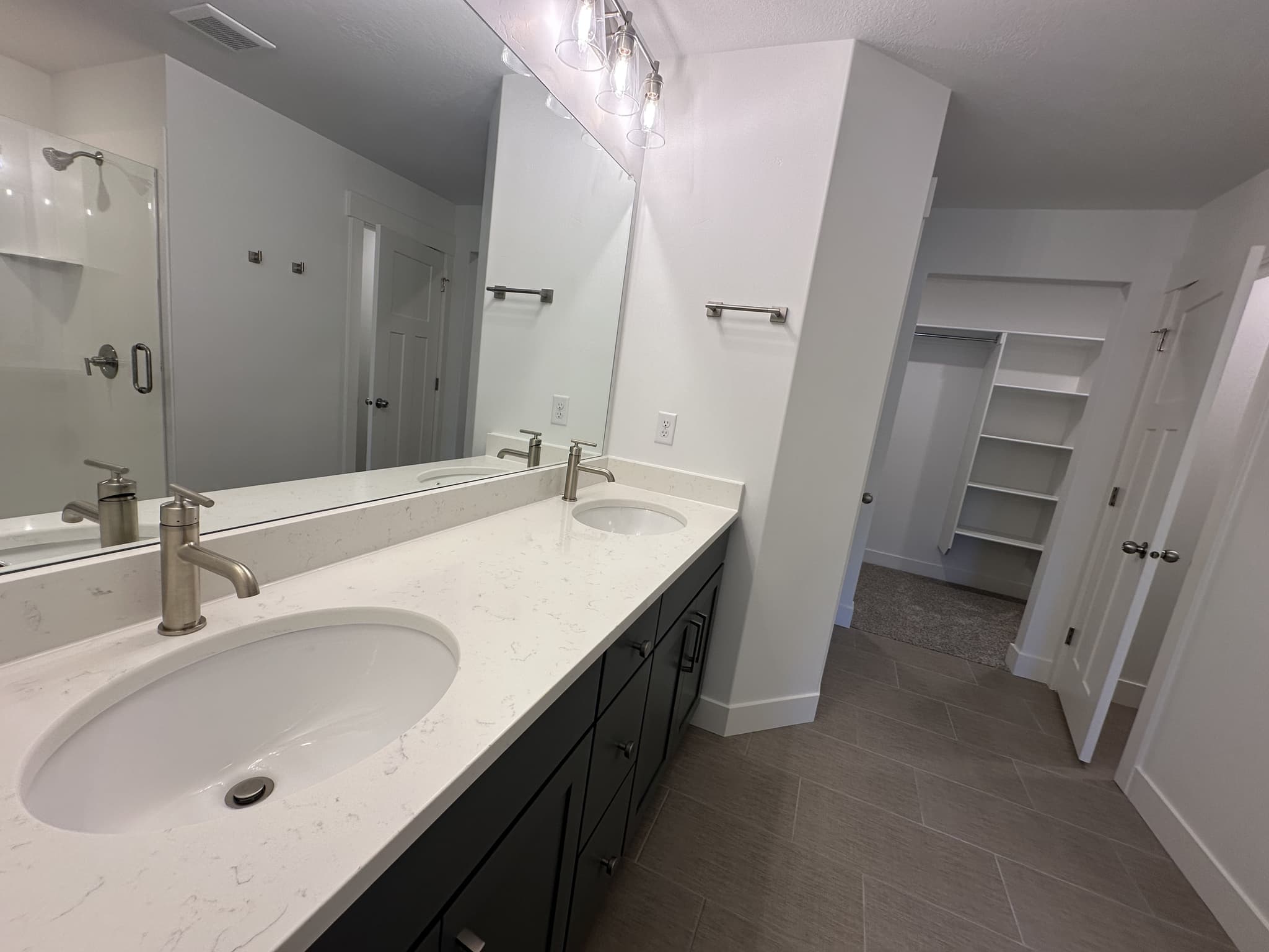 Mapleton Townhome: 5228 S Acacia Dr