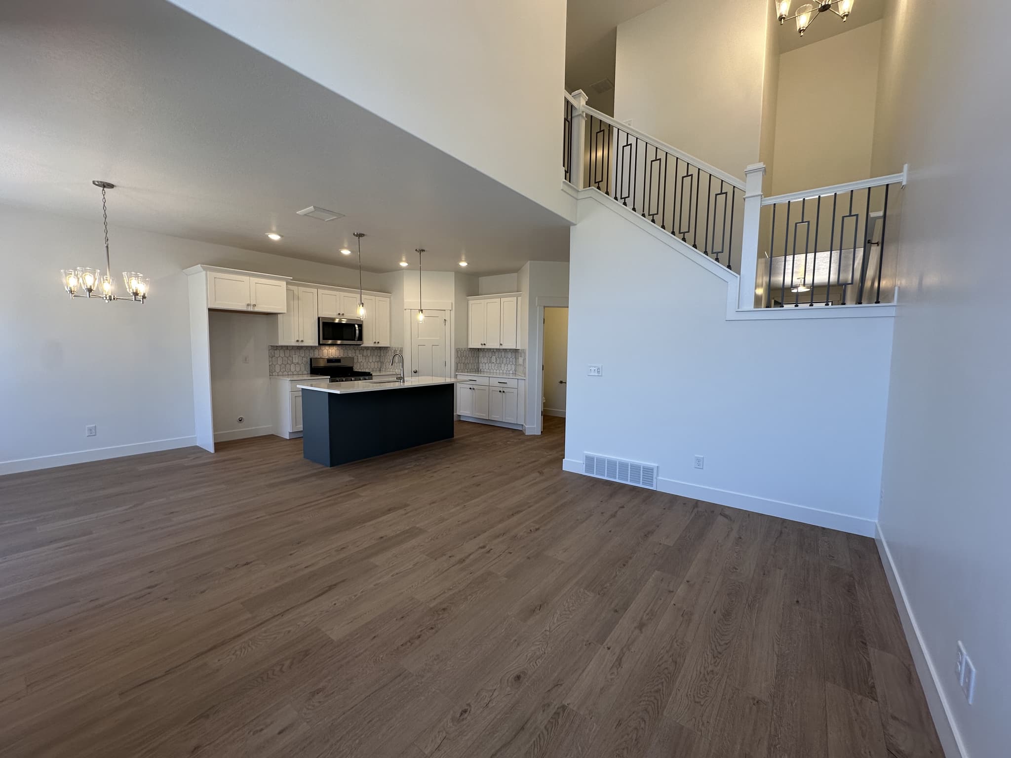 Mapleton Townhome: 5228 S Acacia Dr