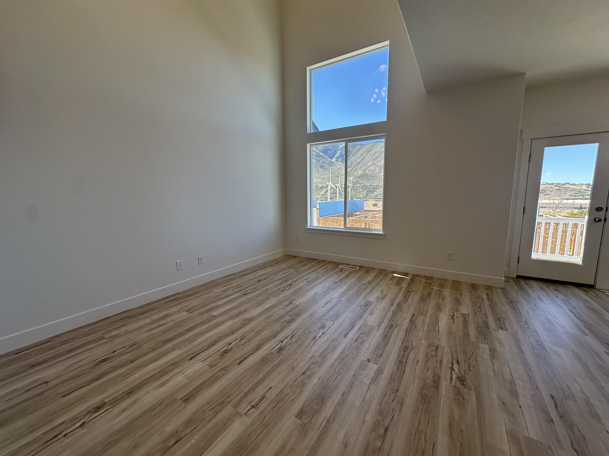Mapleton Townhome: 5280 S Acacia Dr