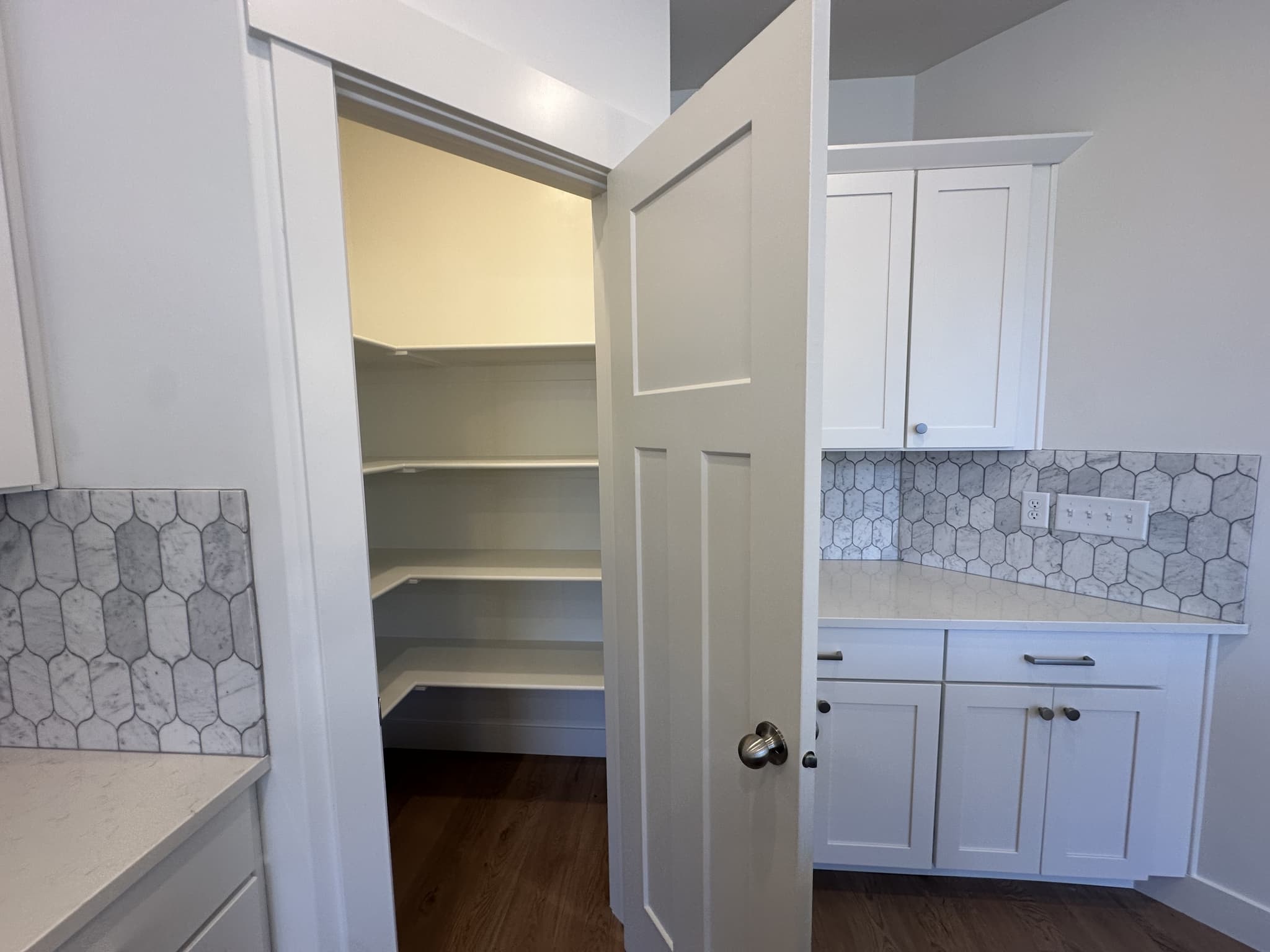Mapleton Townhome: 5228 S Acacia Dr