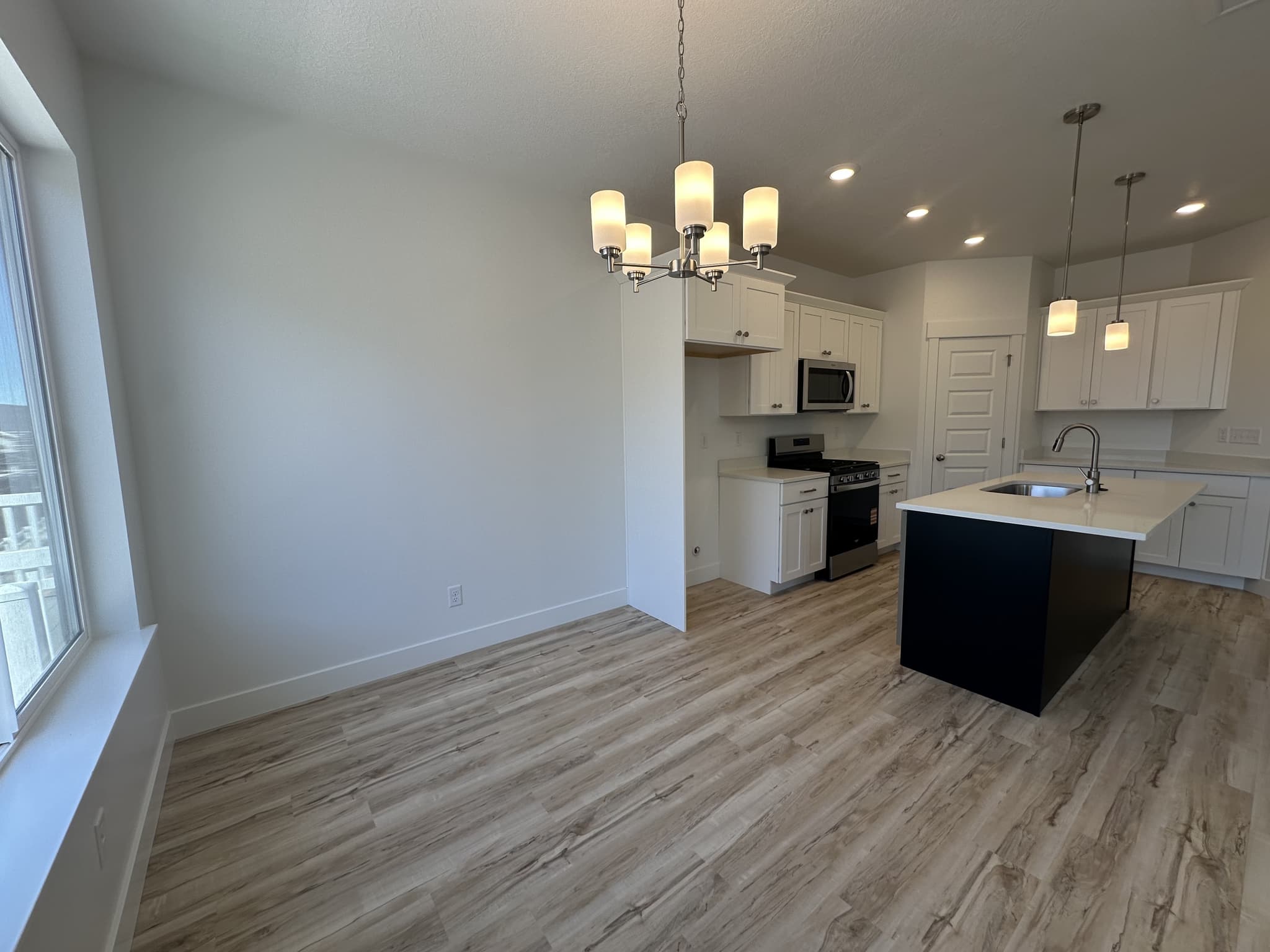 Mapleton Townhome: 5280 S Acacia Dr