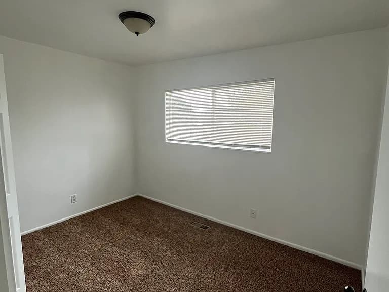 West Valley City Apartment: 1925 W 3300 S