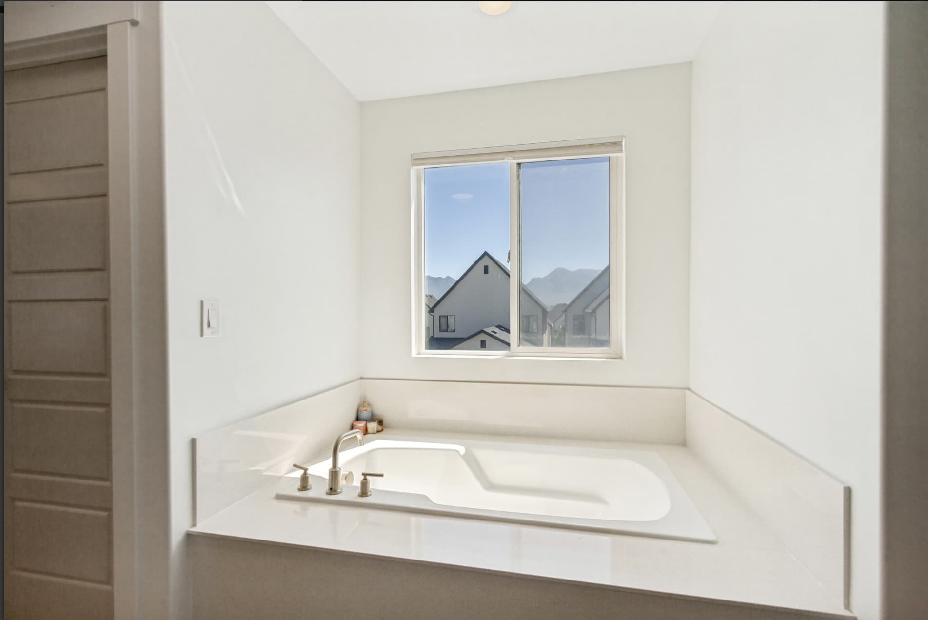 Lehi House: 2413 N Gotland Way