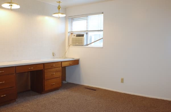 Provo Apartment: 25 E 900 N