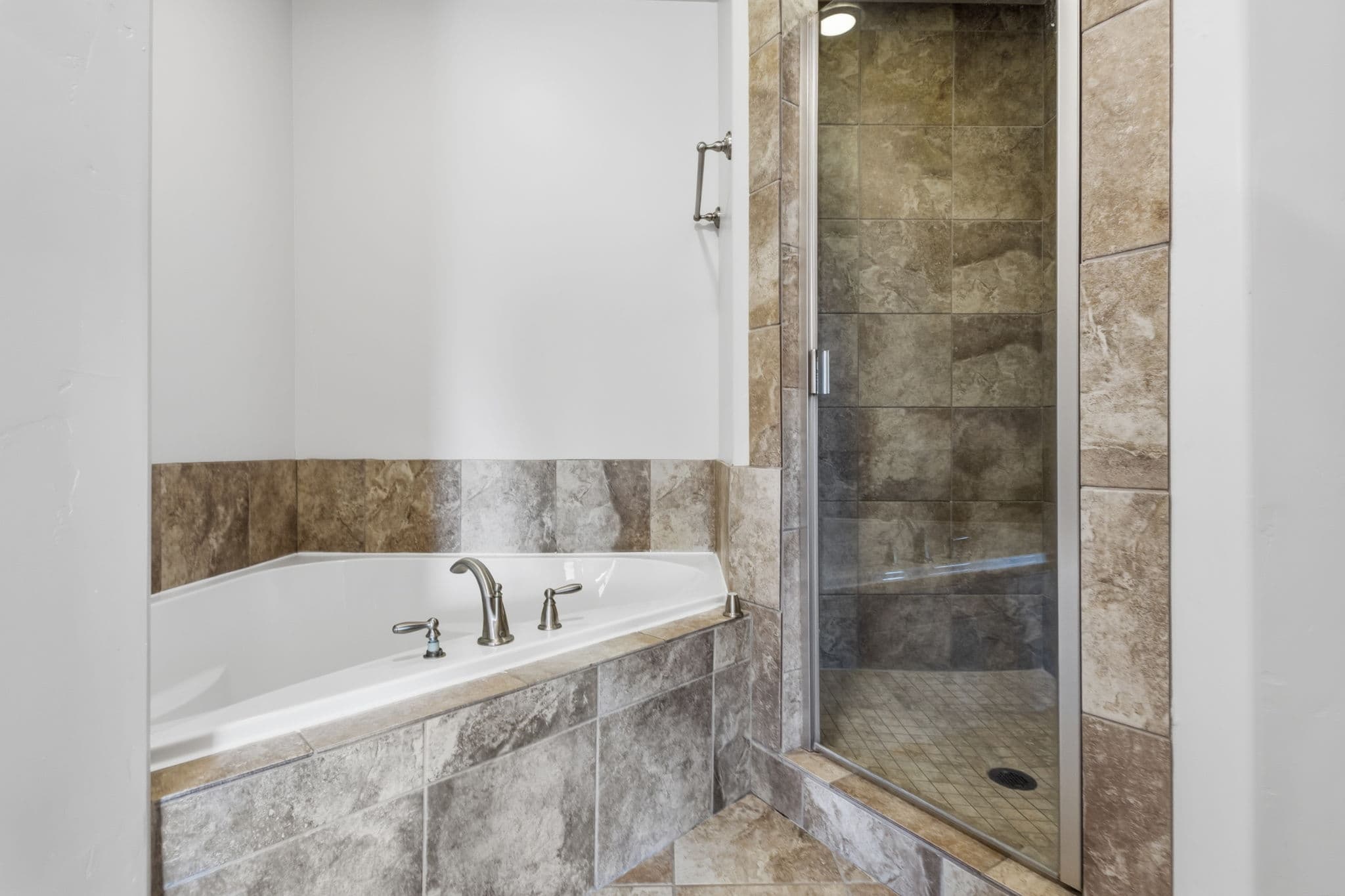 Vineyard Single Room: 704 S 1840 W