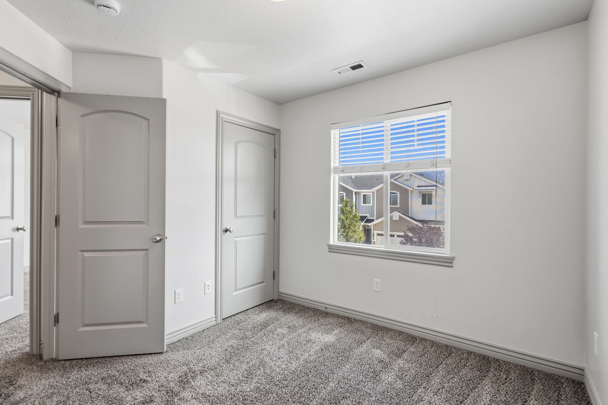 Vineyard Single Room: 704 S 1840 W