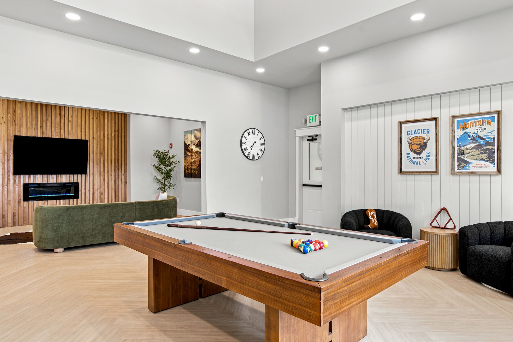 Helena Apartment: 695 Legend Loop