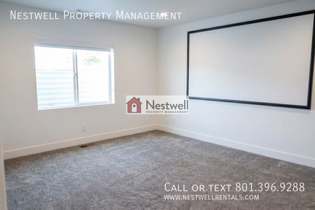 Herriman Townhome: 4604 W Wilson Peak Ln