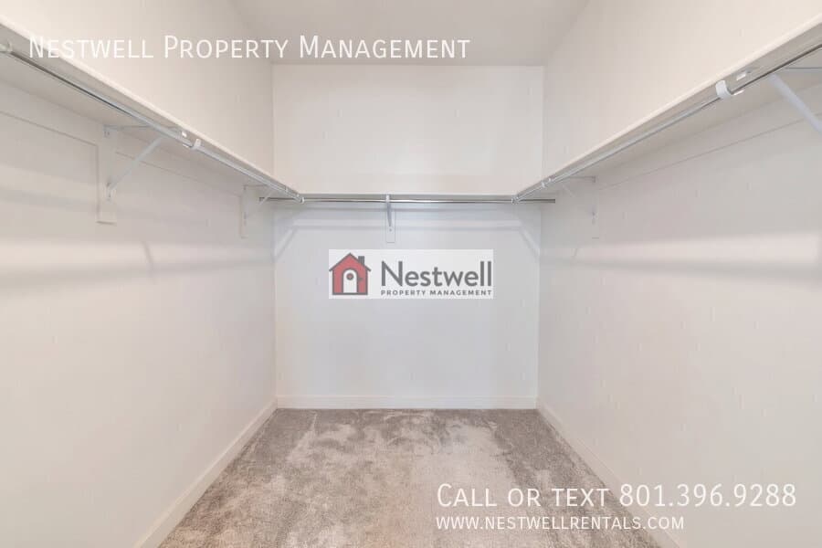 Riverton Townhome: 15538 S Democracy Dr