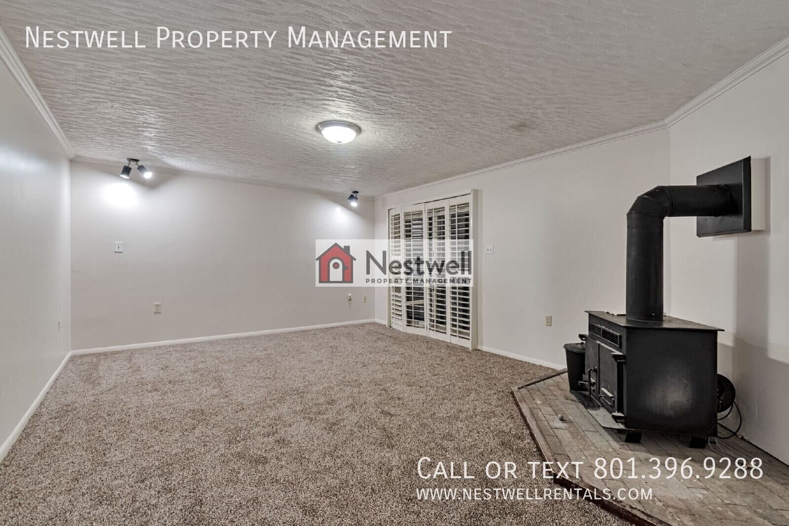 Sandy House: 660 E 9950 S