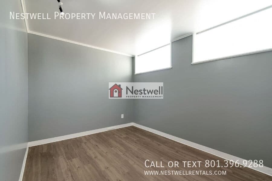 Salt Lake City Sublease or Student Contract: 2002 Smart Locker
