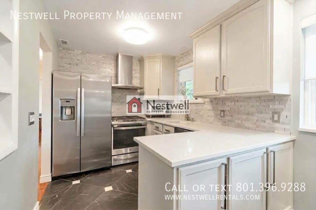 Midvale House: 7688 S 1130 E