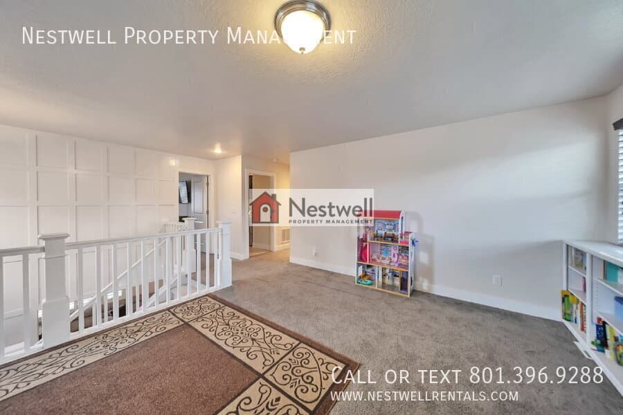 Herriman House: 12077 S Window Arch Ln