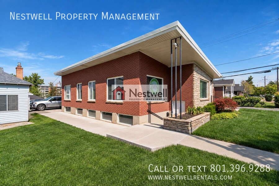Salt Lake City Sublease or Student Contract: 2002 Smart Locker