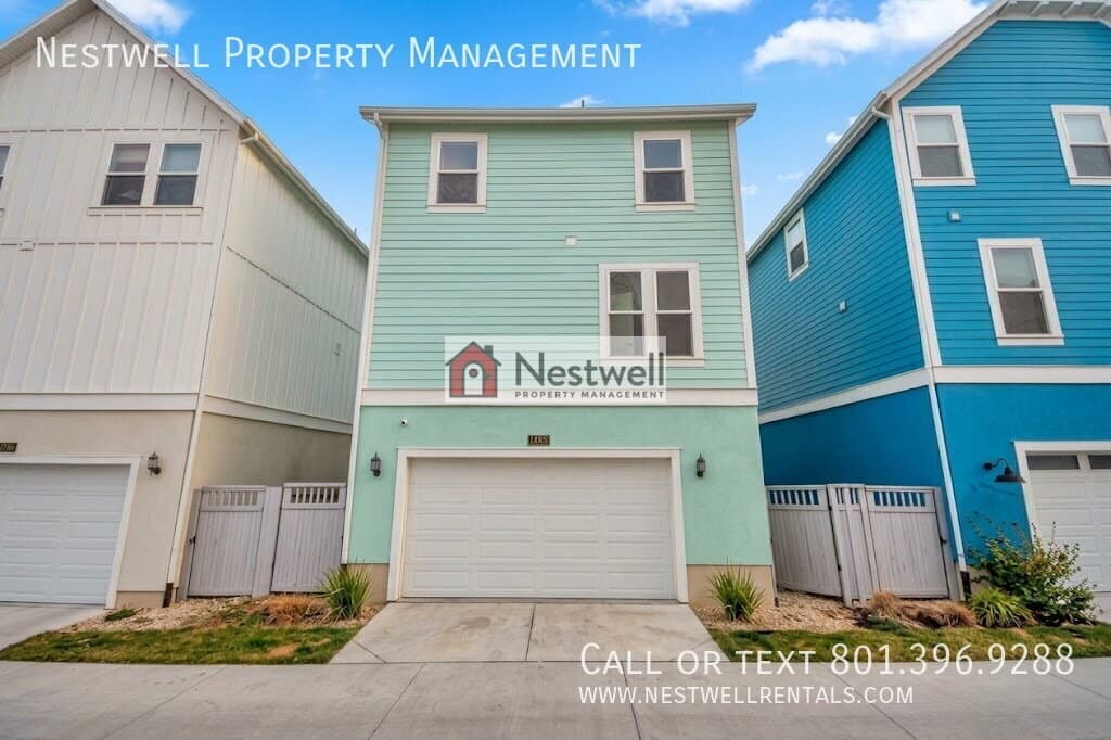 South Jordan House: 10758 S Oquie Rd