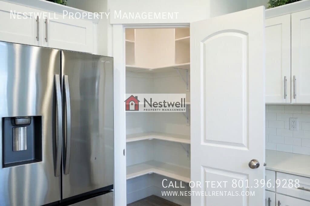 Herriman Townhome: 4604 W Wilson Peak Ln