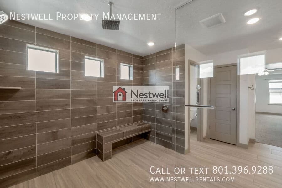 Saratoga Springs House: 231 S Buckhorn Bath Ave
