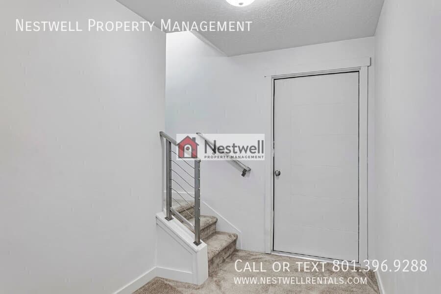 Vineyard House: 506 N 290 E