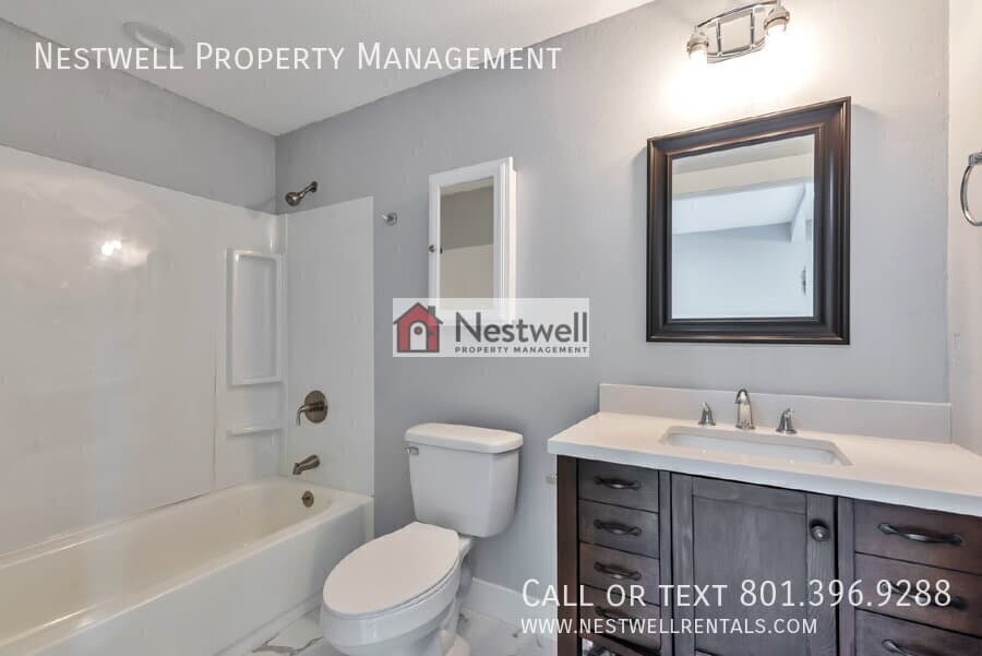 South Jordan House: 11492 S Alta Loma Ln