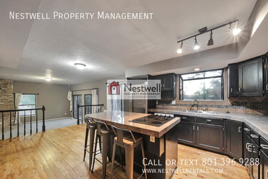 Sandy House: 3252 E Bell Canyon Rd