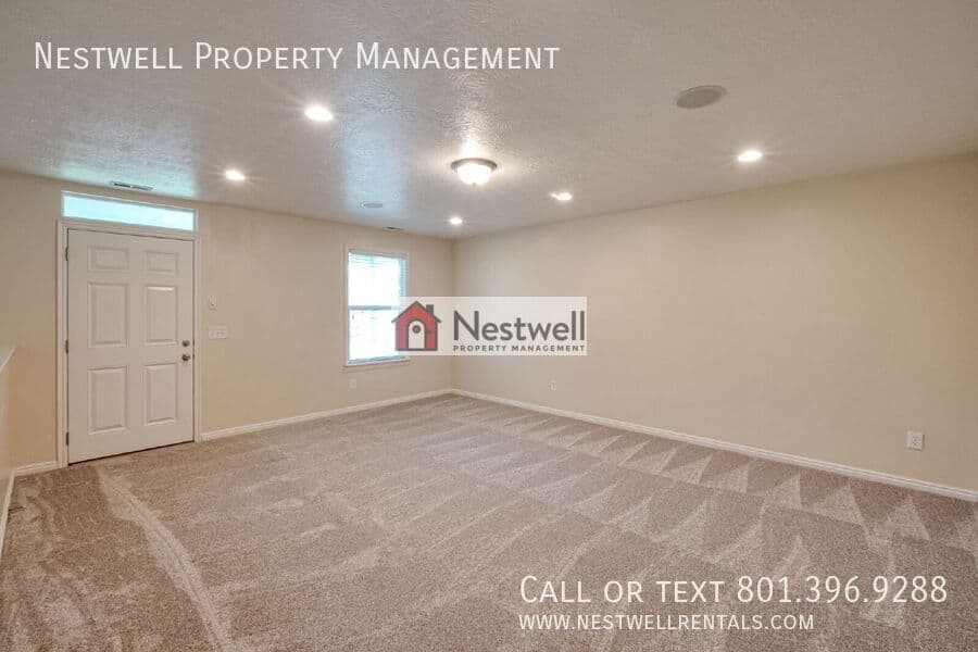 South Jordan House: 11623 S Grandville Ave