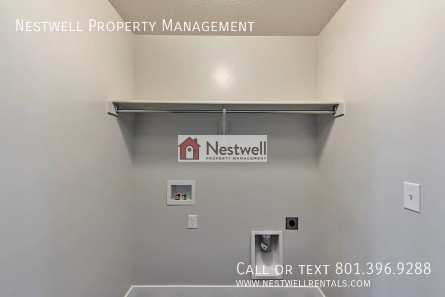 Lehi Townhome: 3894 W 1650 N