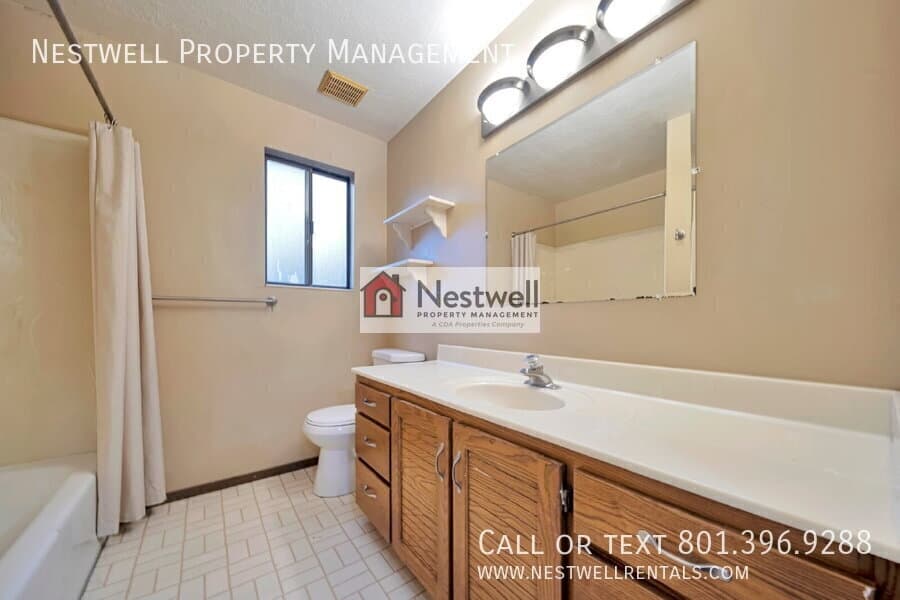 Sandy House: 3252 E Bell Canyon Rd