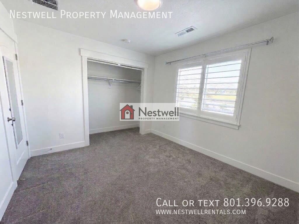 Herriman Townhome: 4604 W Wilson Peak Ln