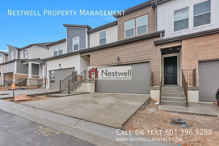 Lehi Townhome: 3894 W 1650 N