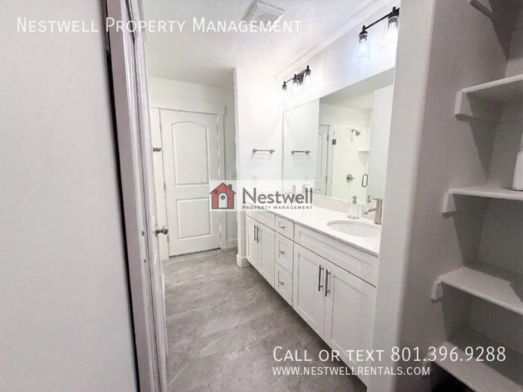 Herriman Townhome: 4604 W Wilson Peak Ln