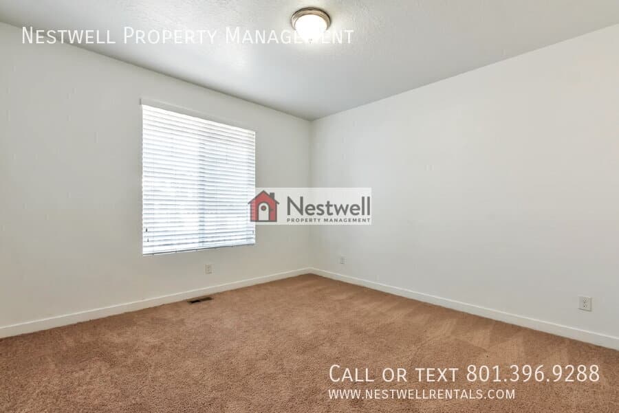 South Jordan House: 11492 S Alta Loma Ln