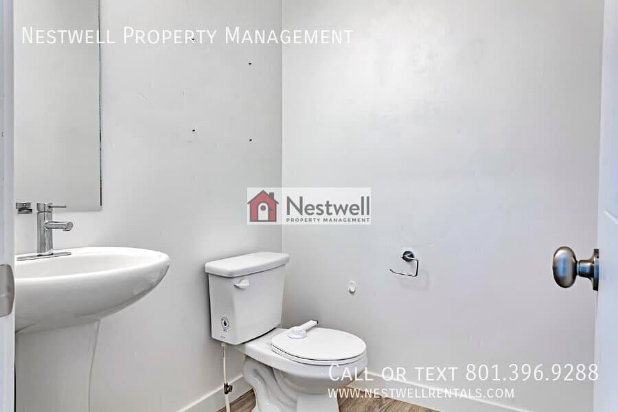 Vineyard House: 506 N 290 E
