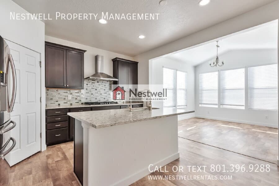 South Jordan House: 11492 S Alta Loma Ln