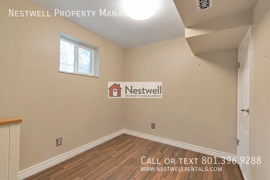Midvale House: 7688 S 1130 E