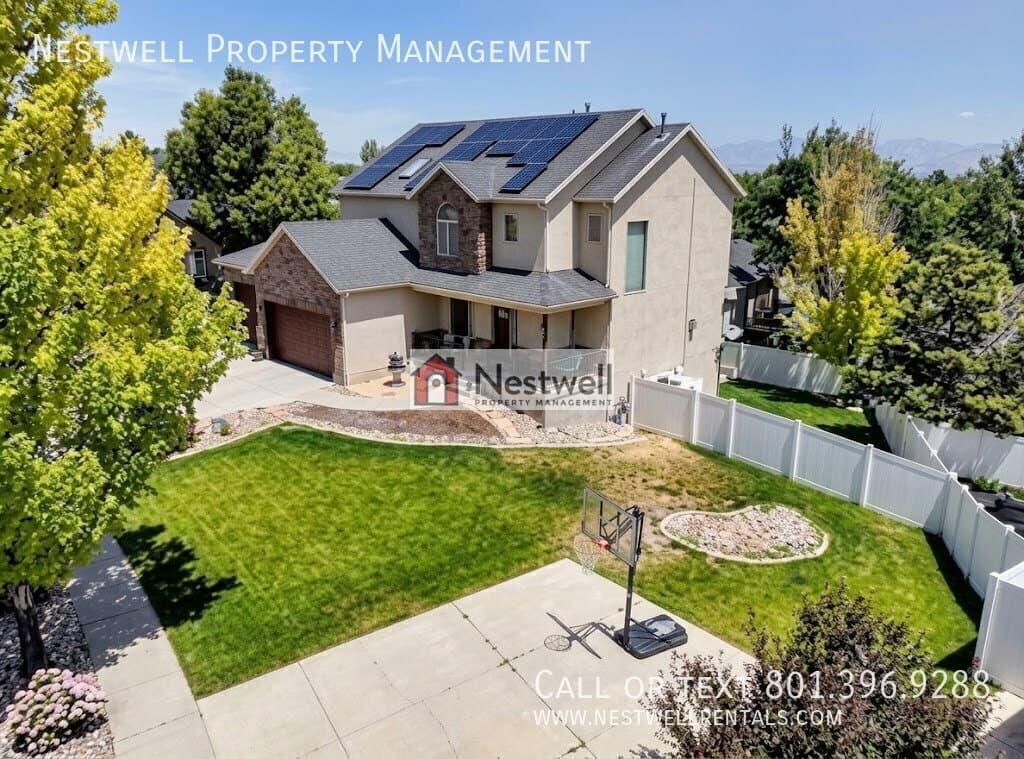 South Jordan House: 9995 S Caddie Cir