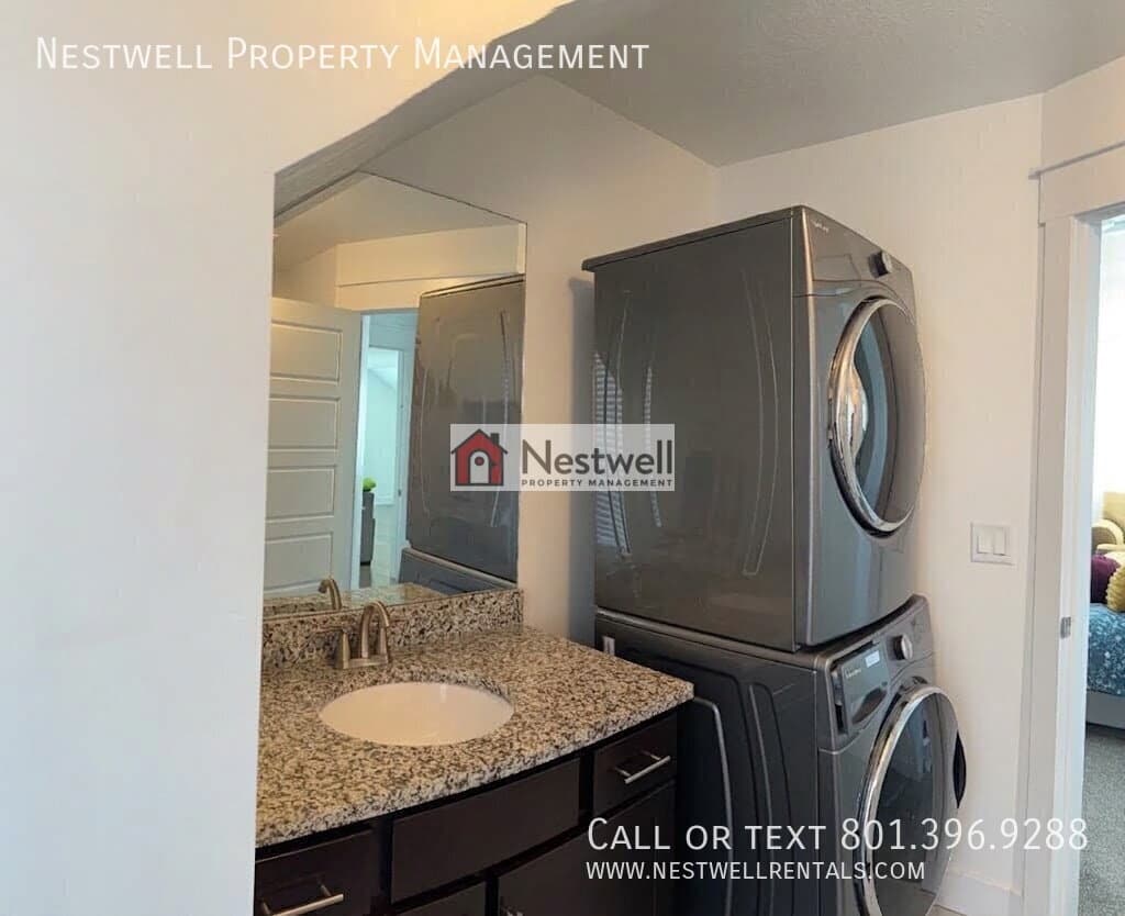 South Jordan Apartment: 10598 S Lake Terrace Av